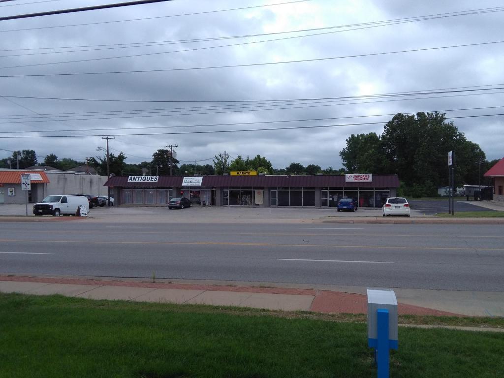 1504 32nd Street - Photo 1