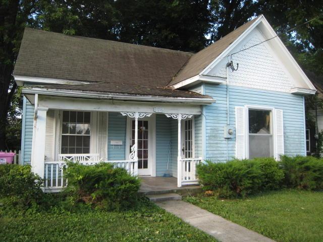 1716 Chestnut Street - Photo 1
