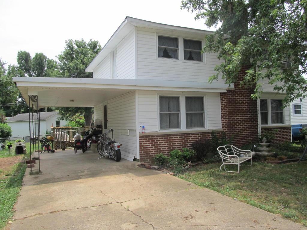 1008 8th Street - Photo 1