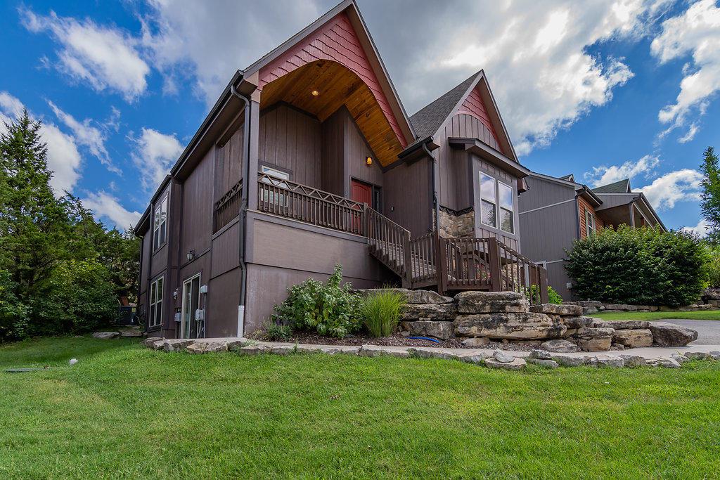 124 Streamside Drive - Photo 1