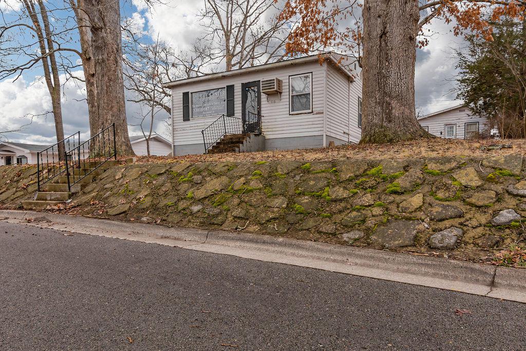116 Price Street - Photo 1