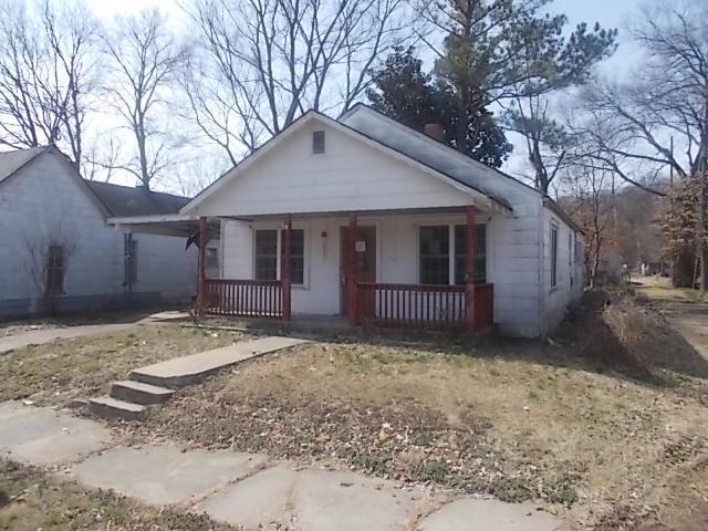 1024 Shawnee Avenue - Photo 1