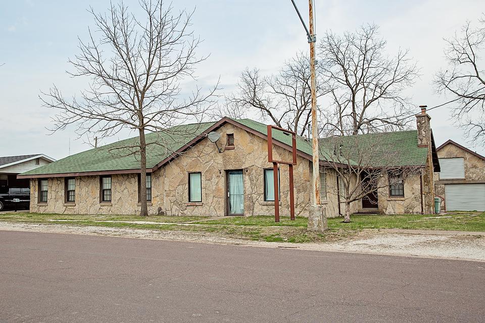 401 1st Street - Photo 1