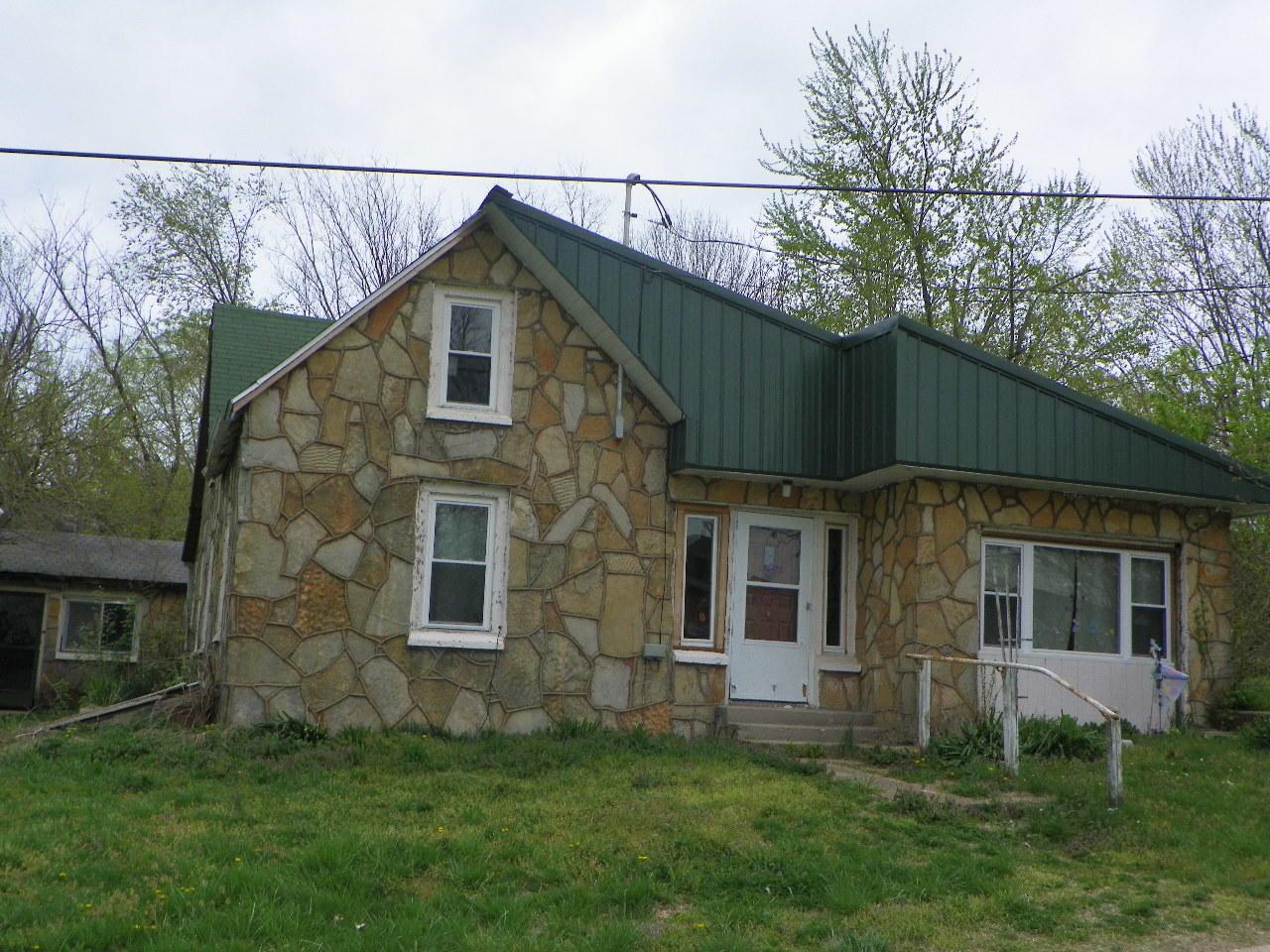 604 Jordan Street - Photo 1