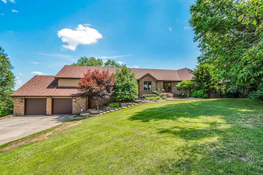 1526 Groves Drive - Photo 1
