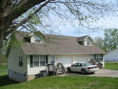 206-208 Center Street - Photo 1