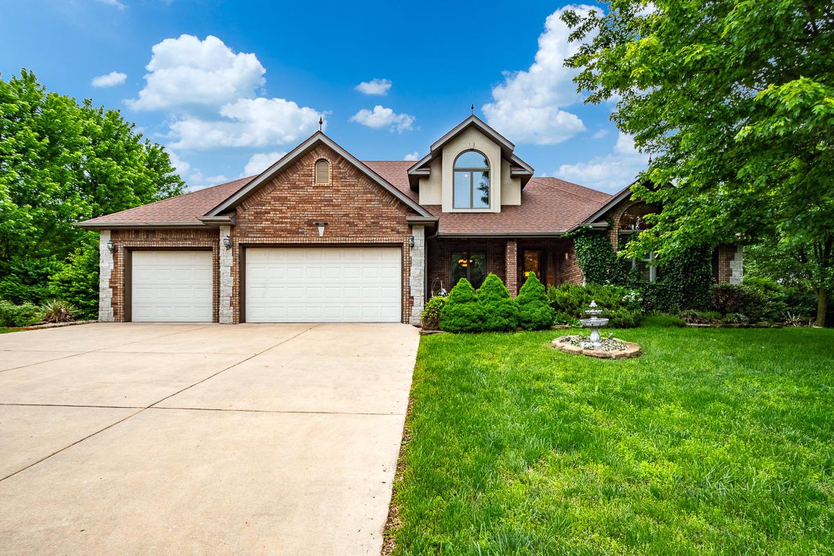 2706 Skyview Lane - Photo 1
