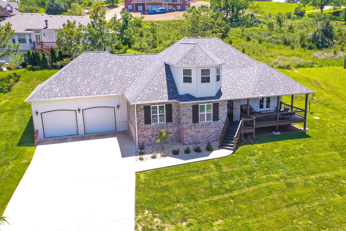 135 White Oak Circle - Photo 1