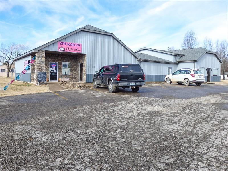 33 Salon Drive - Photo 1