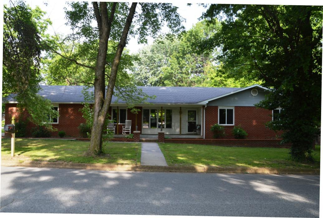 1525 Oakland Avenue - Photo 1
