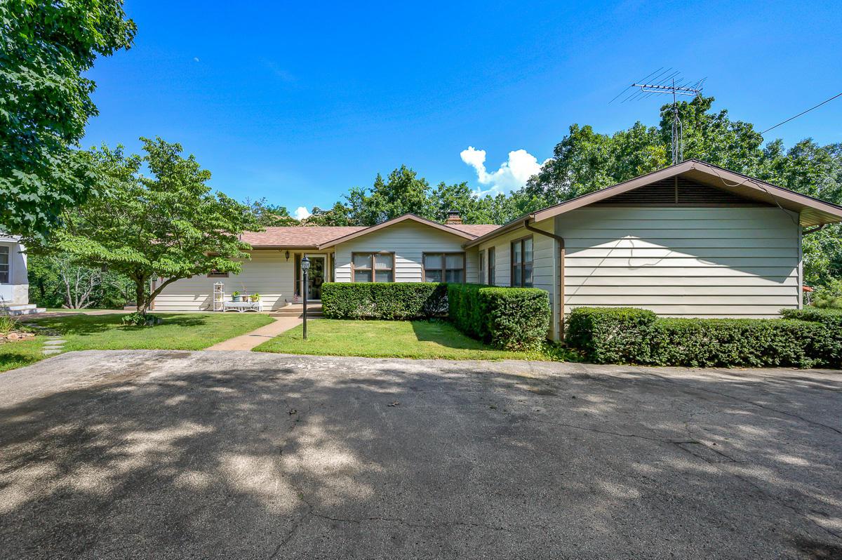 125 Southern Way - Photo 1