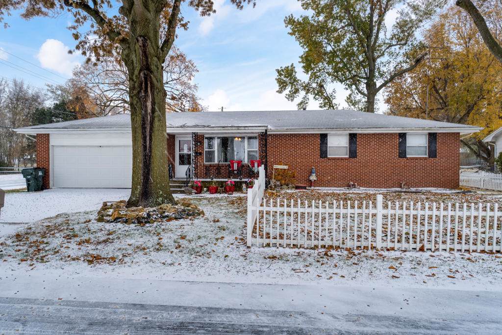 423 Sloan Avenue - Photo 1