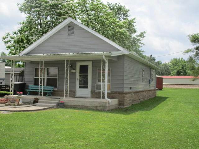 206 Center Avenue - Photo 1