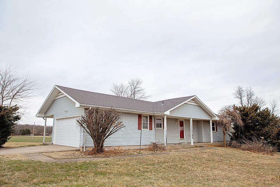 4695 Farm Road 243 - Photo 1