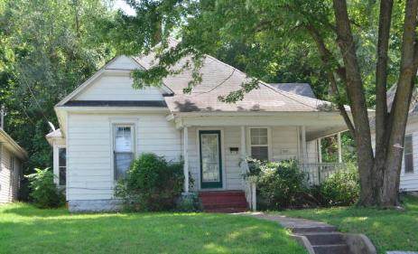 634 New Avenue - Photo 1