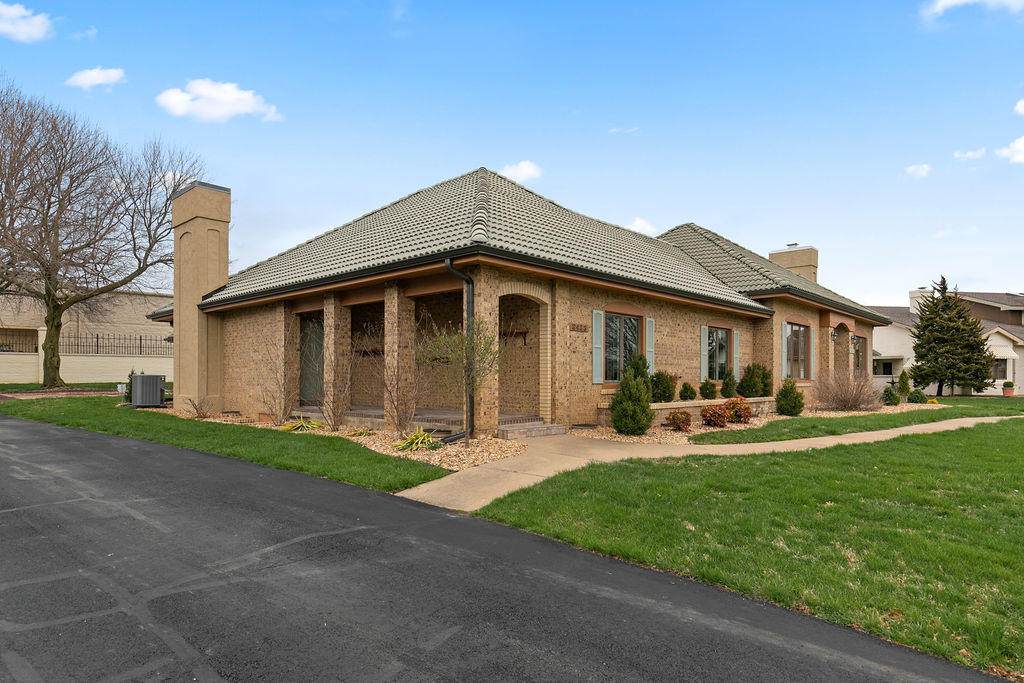 3433 Cooper Boulevard - Photo 1