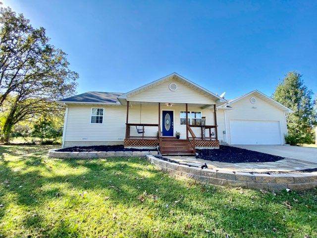 2425 Private Rd 2015 - Photo 1