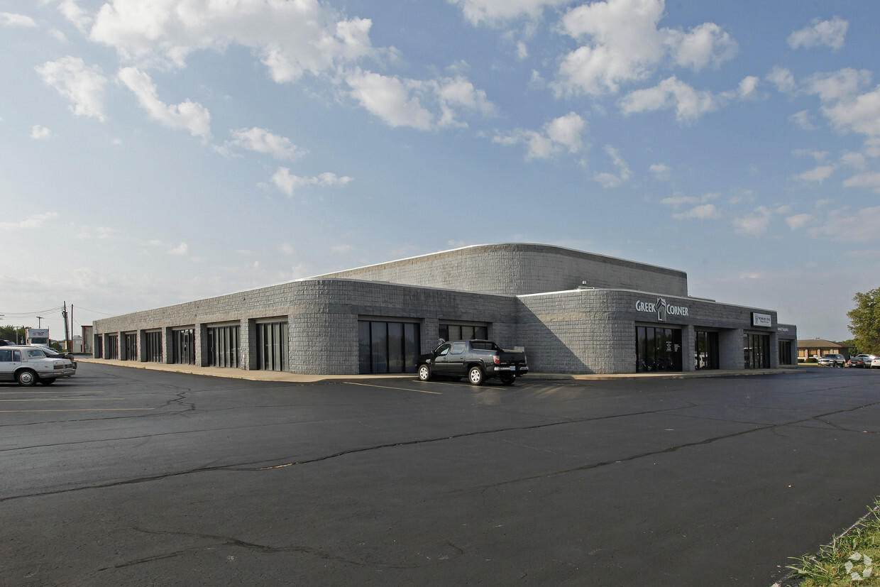 2025 Chestnut Expressway - Photo 1