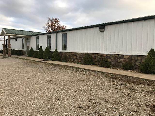 990 Schoolview Drive - Photo 1