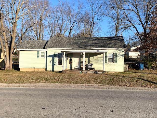 504 Albany Avenue - Photo 1
