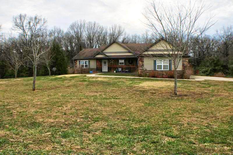 9706 Private Road 8610 - Photo 1