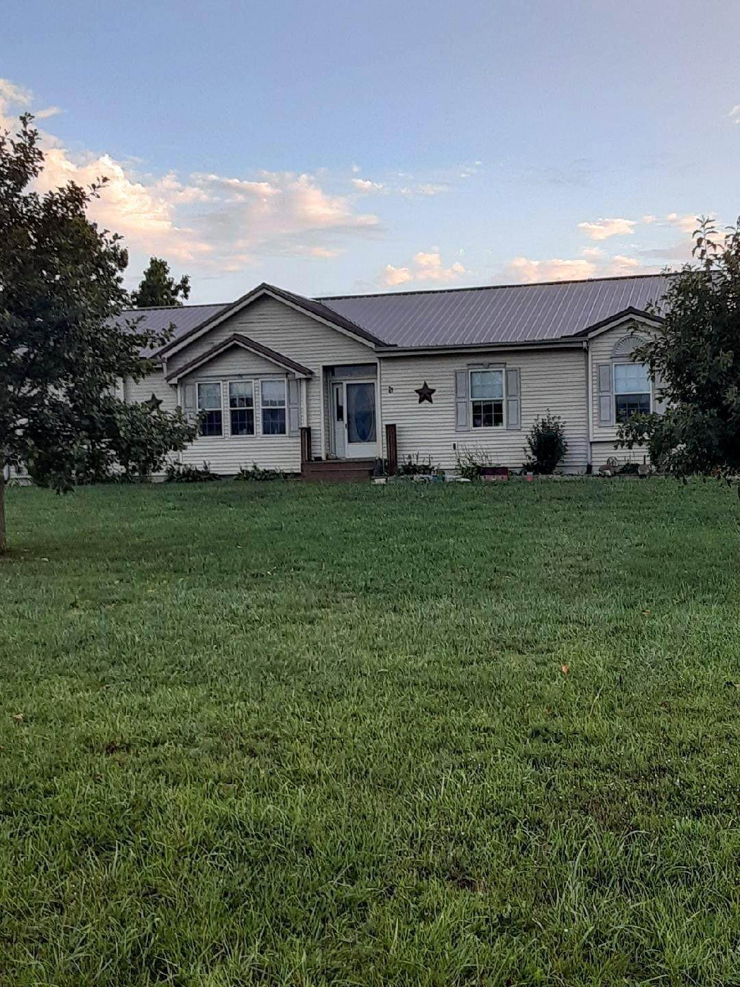 20576 Us Highway 60 - Photo 1