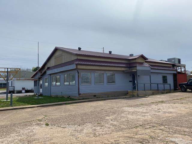 303 Chapman Avenue - Photo 1