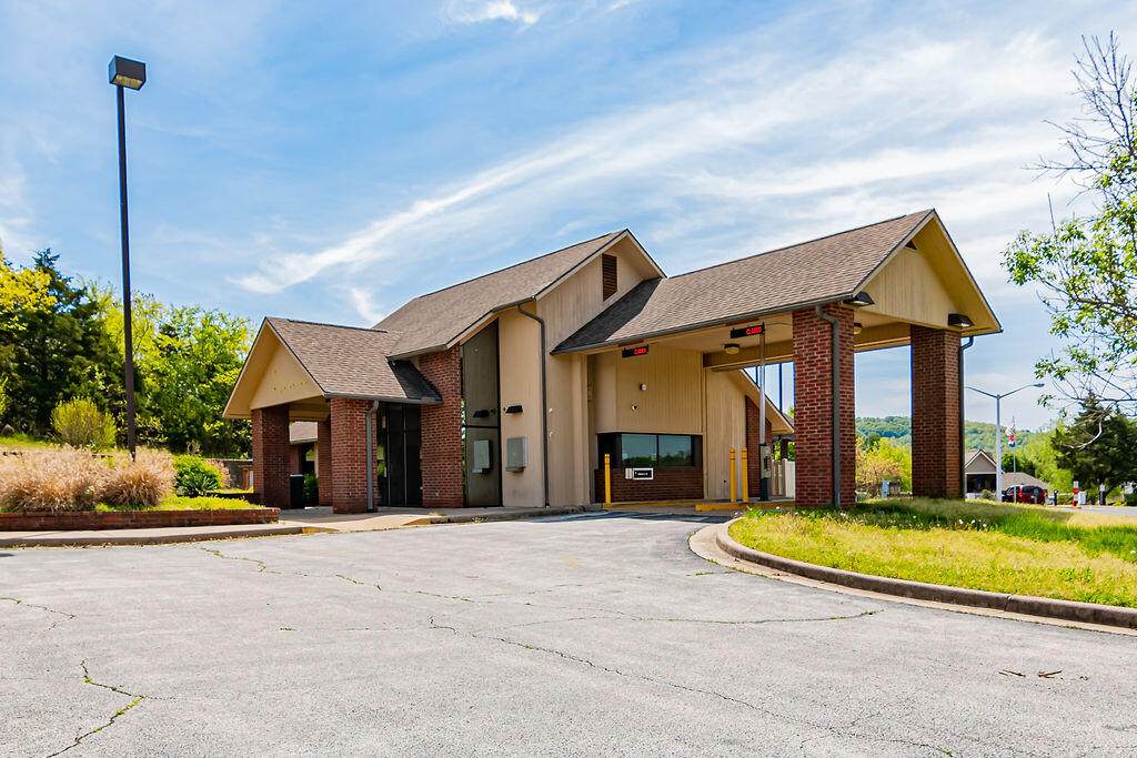 175 Pointe Royale Drive - Photo 1