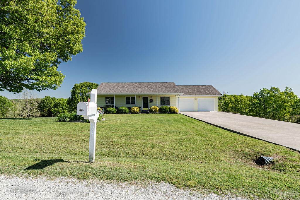 321 Blackberry Lane - Photo 1