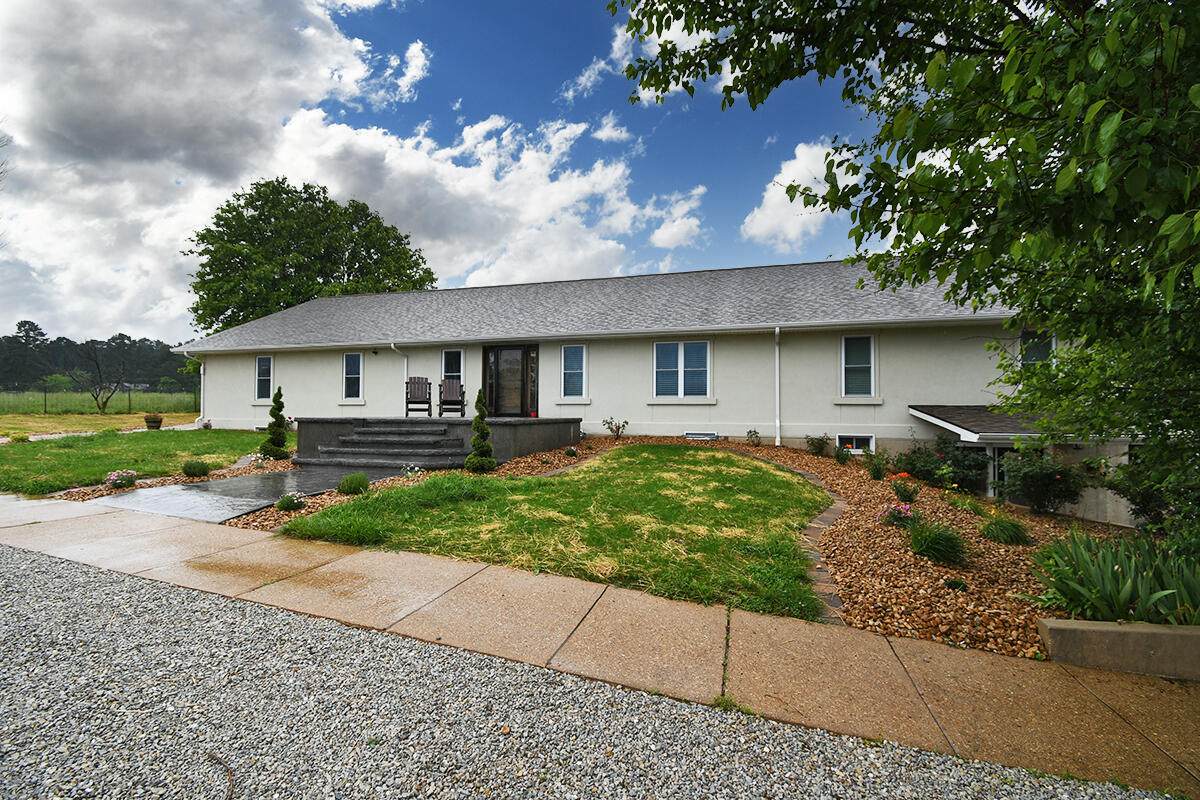 813 Willow Road - Photo 1