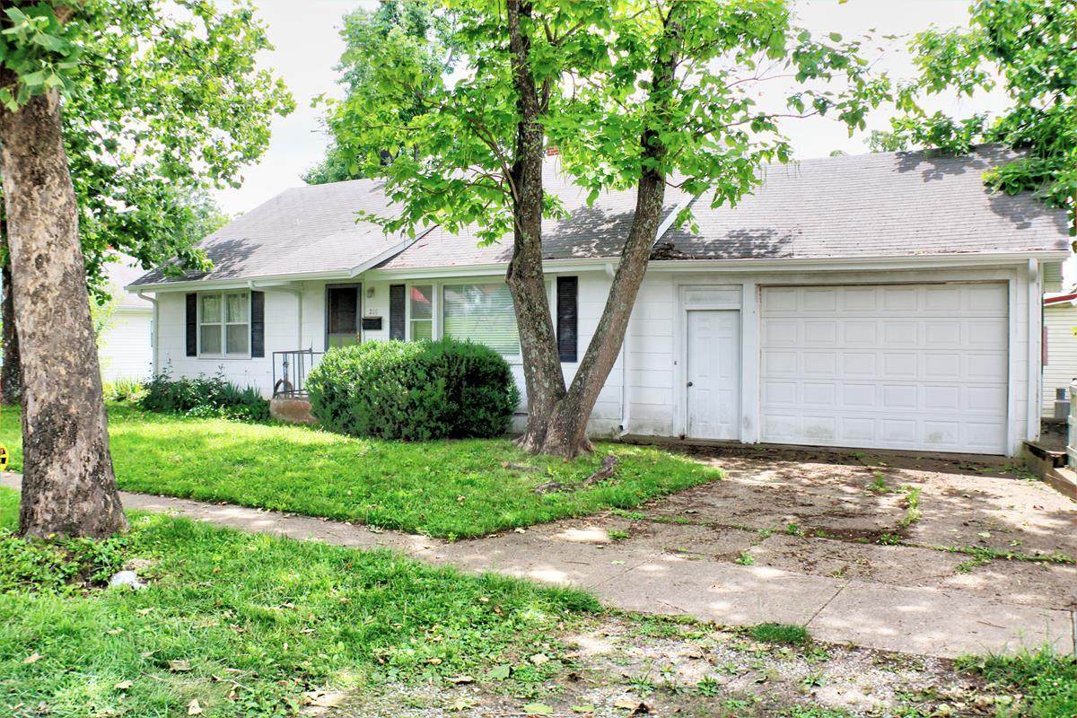 206 4th Street - Photo 1