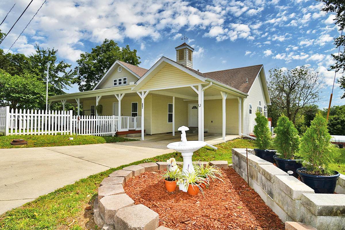 224 Clingan Avenue - Photo 1