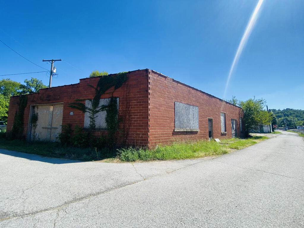 102 Railroad Street - Photo 1