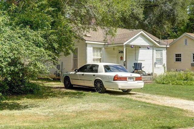 1213 Brown Avenue - Photo 1