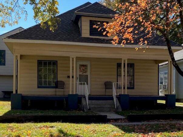 1106 6th Street - Photo 1