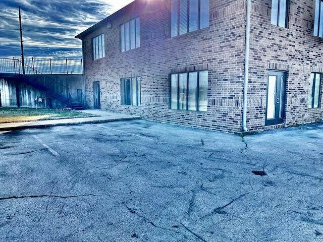 705 26th Street - Photo 1