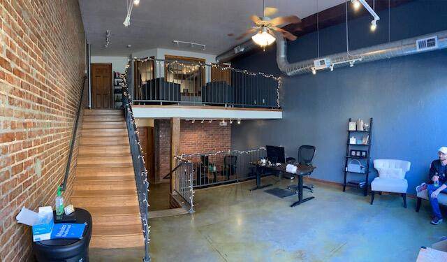 211 Market Avenue - Photo 1