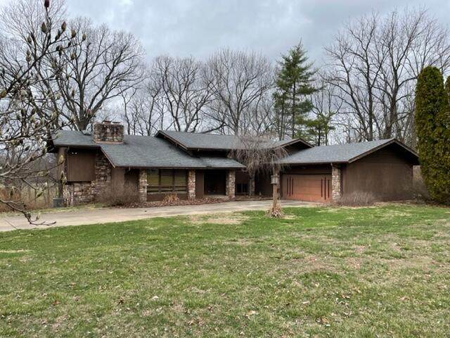 4632 Farm Road 144 - Photo 1