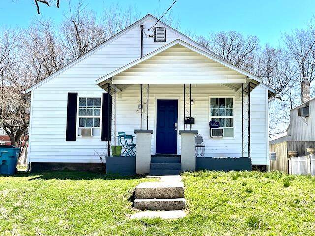 2038 Weller Avenue - Photo 1