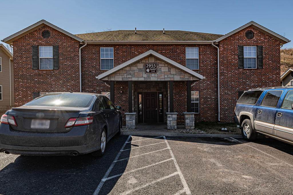 2955 Vineyards Parkway - Photo 1
