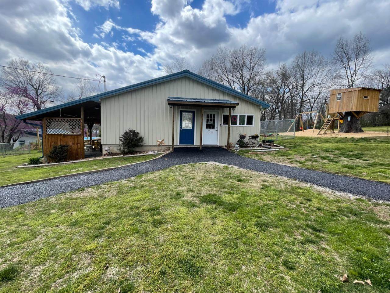 304 St. Matthew Street - Photo 1