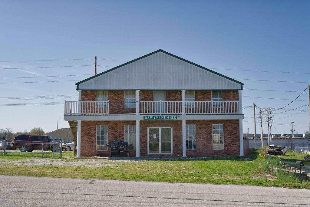 468 Christopher Street - Photo 1