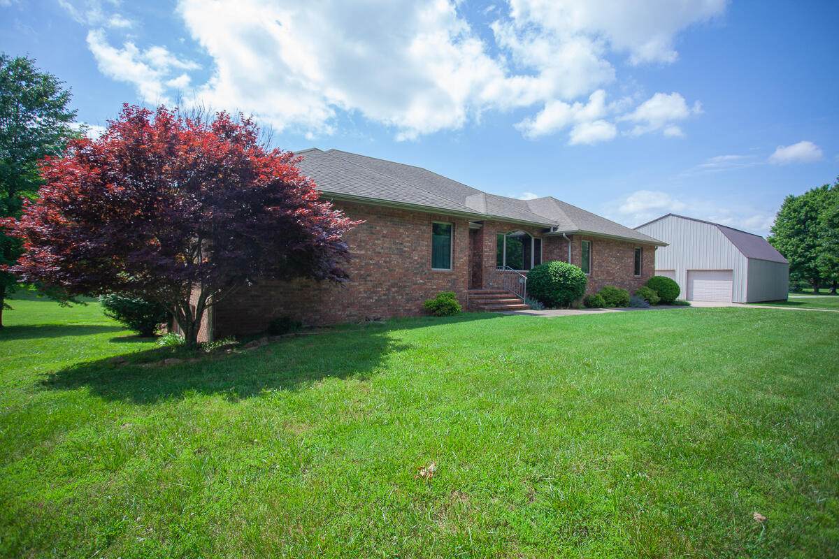 5835 Farm Rd 171 - Photo 1