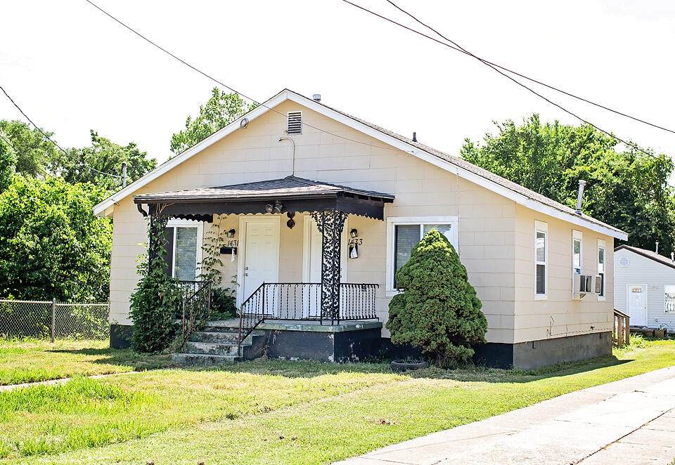 1431 Rogers Avenue - Photo 1