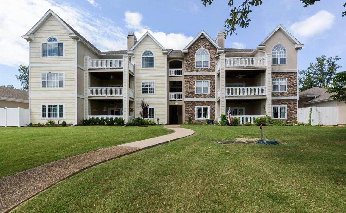 100 Woodland Drive - Photo 1