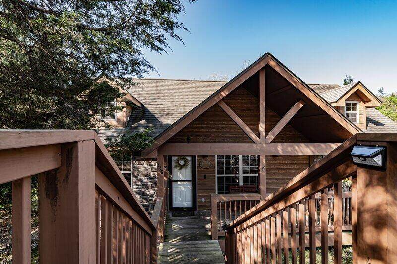 338 Baldknobber Drive - Photo 1