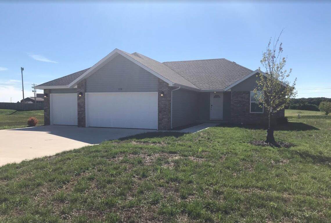 138 Bluebird Avenue - Photo 1