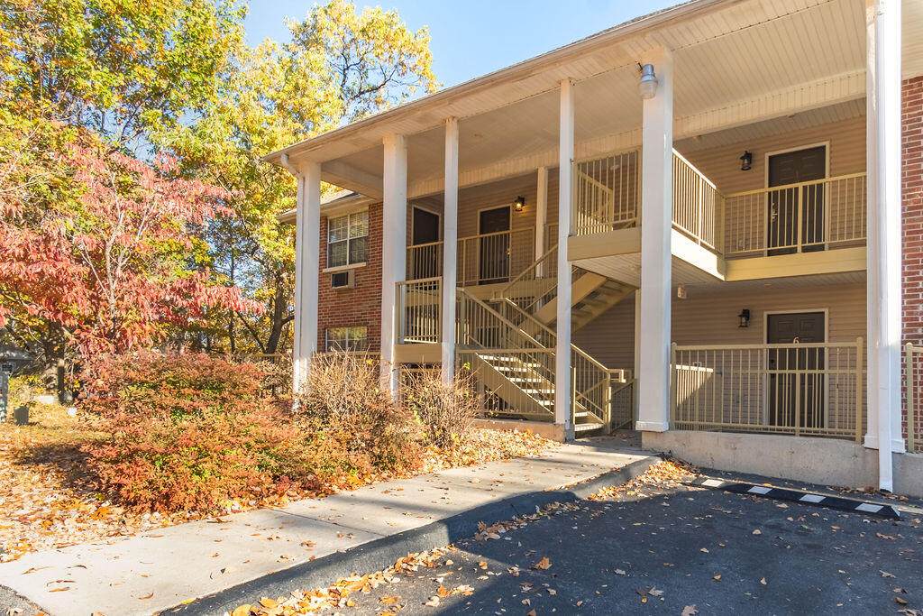 200 Golf View Drive - Photo 1
