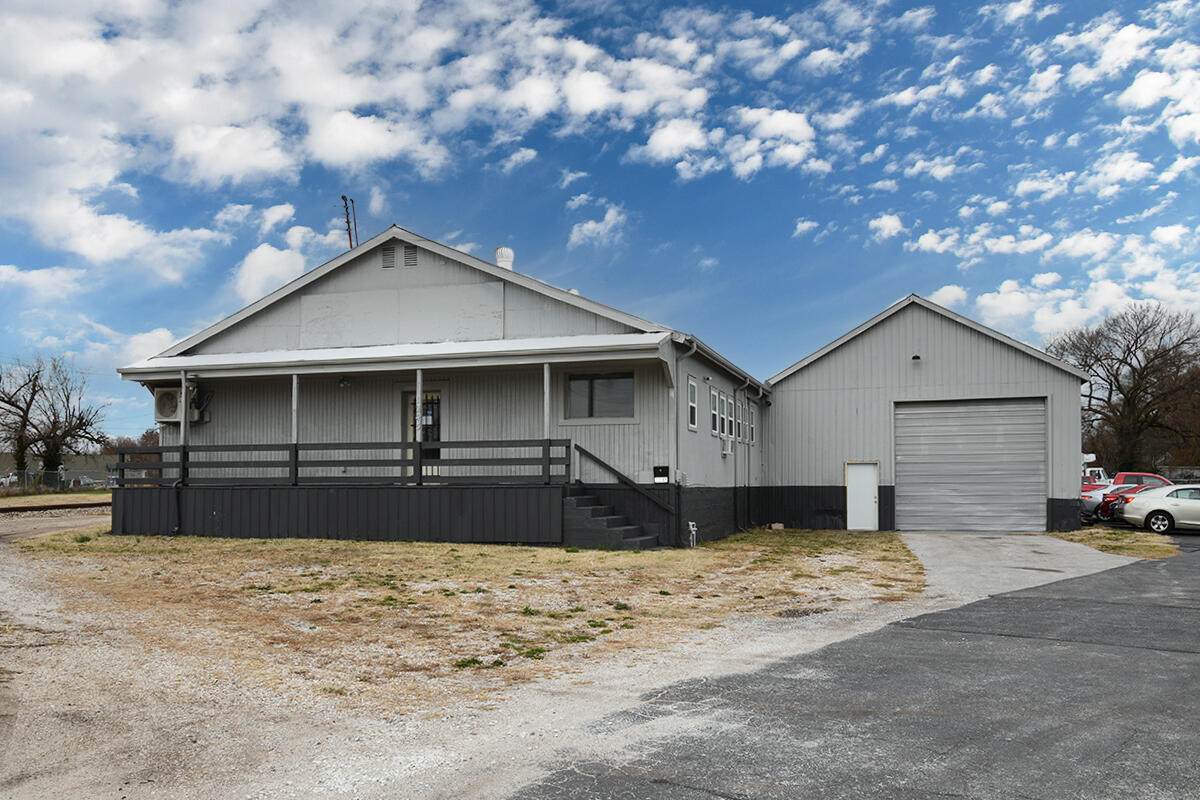 1245 Commercial Street - Photo 1