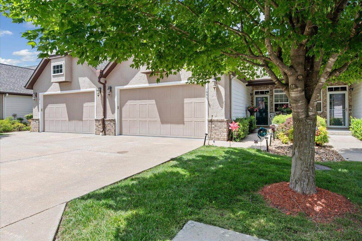 108 Residence Lane - Photo 1